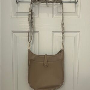 Chic Tan Shoulder Bag